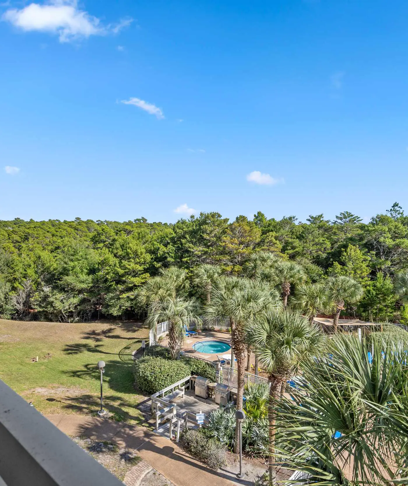 3BR condo w beach access & resort perks