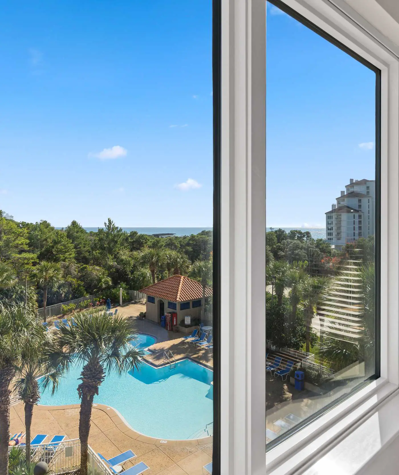 3BR condo w beach access & resort perks