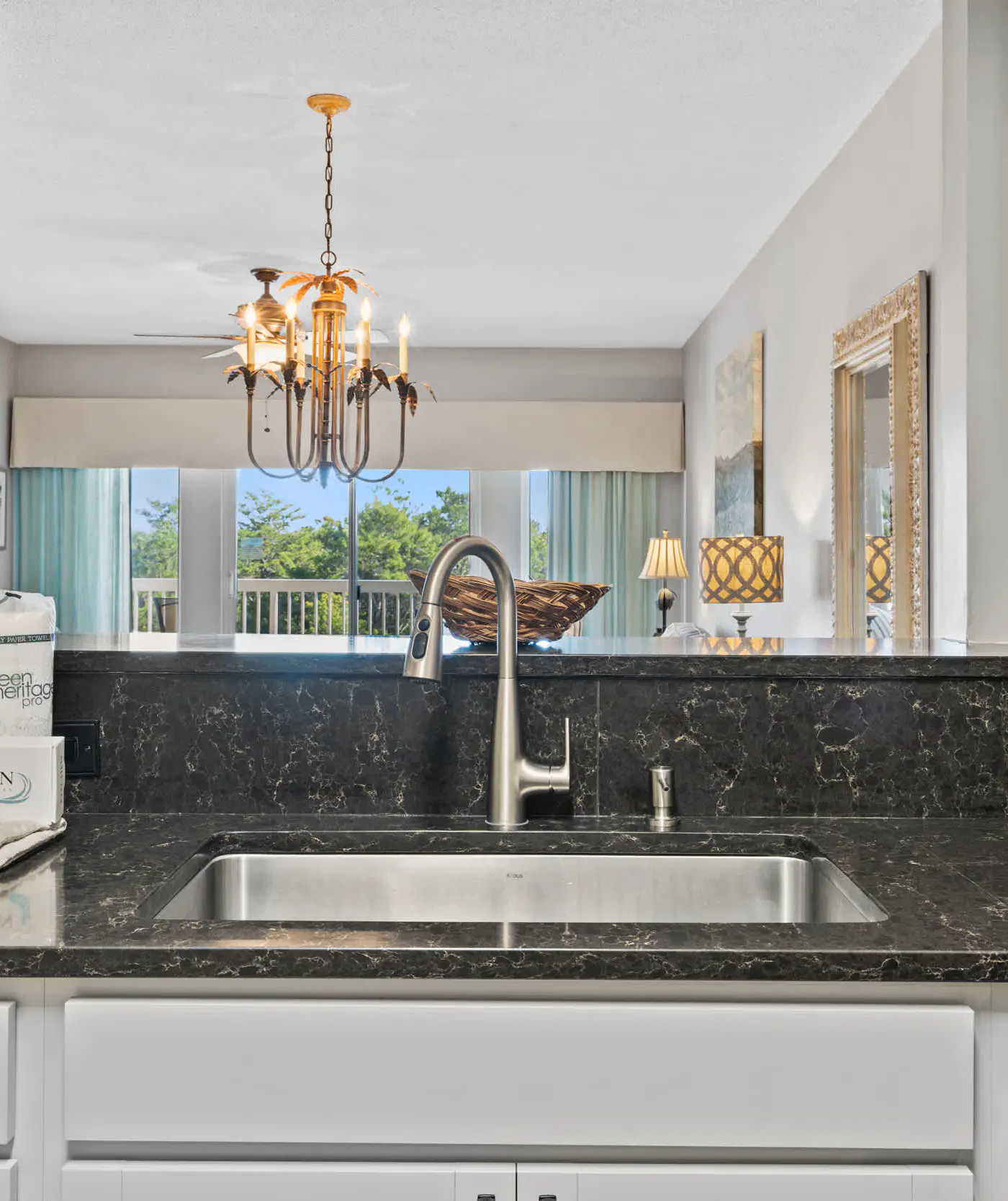 3BR condo w beach access & resort perks