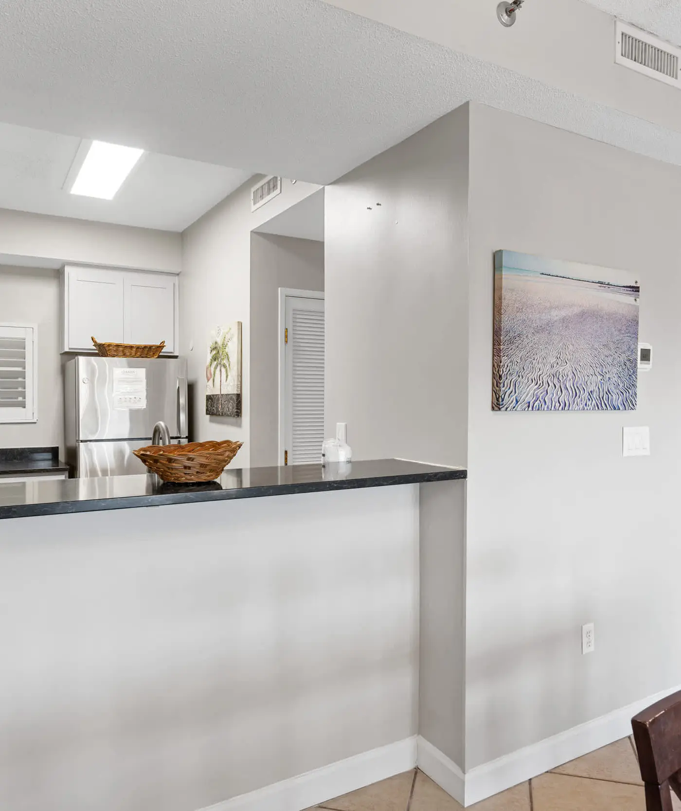 3BR condo w beach access & resort perks