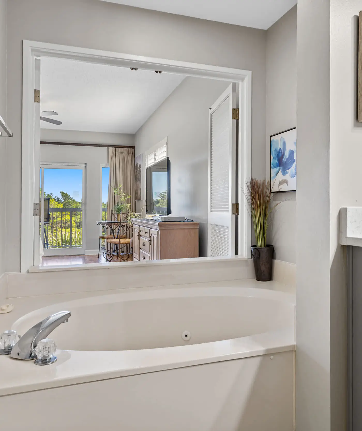 3BR condo w beach access & resort perks