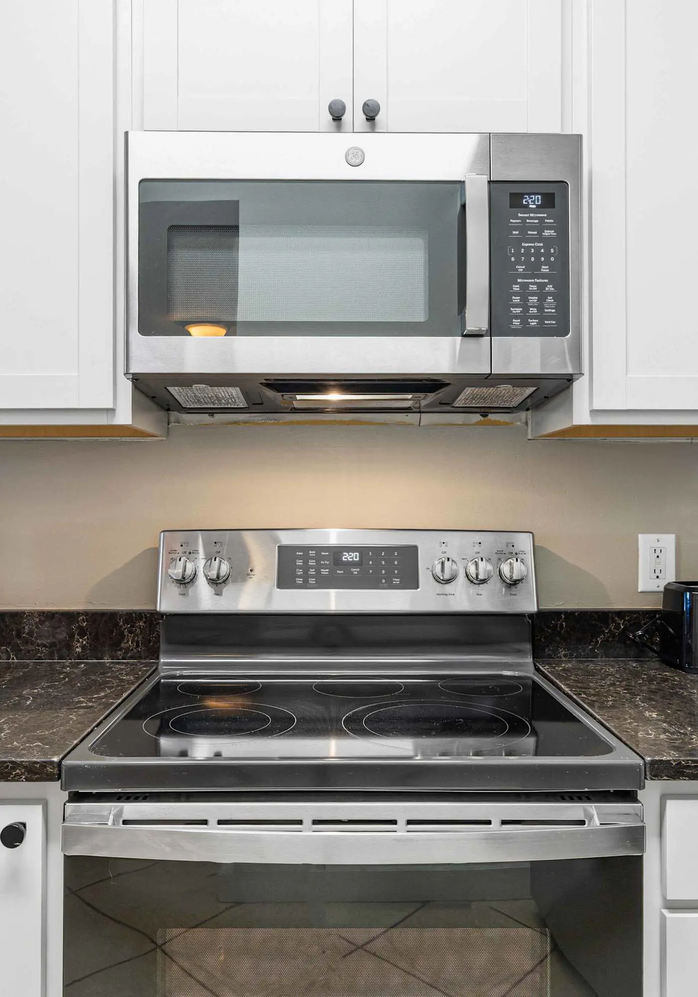 3BR condo w beach access & resort perks