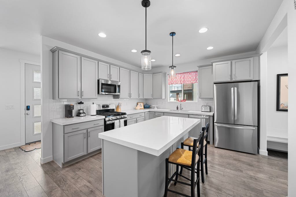 Little Fjall Peak- 3br, 2.5ba, Sleeps 8, EV Garage