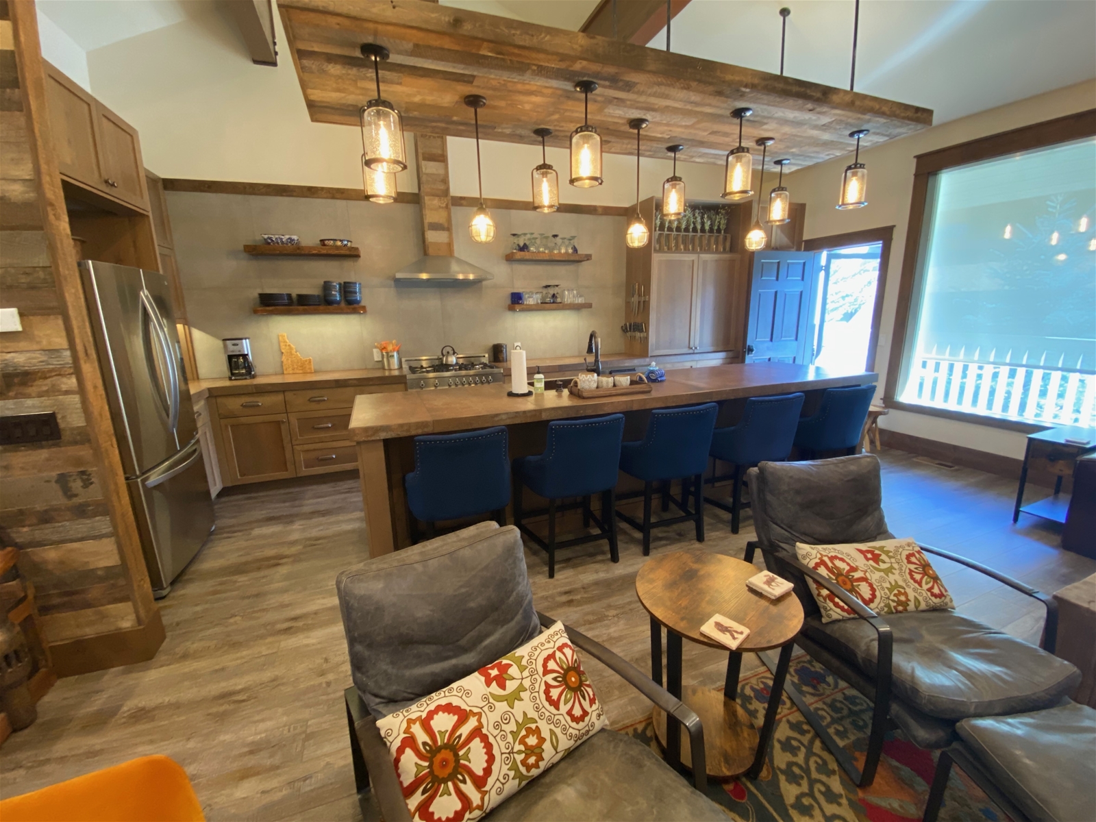 DT Ketchum - Chill, Two-Story Getaway w/ a Gourmet Kitchen - Walk Downtown & to River Run Lifts