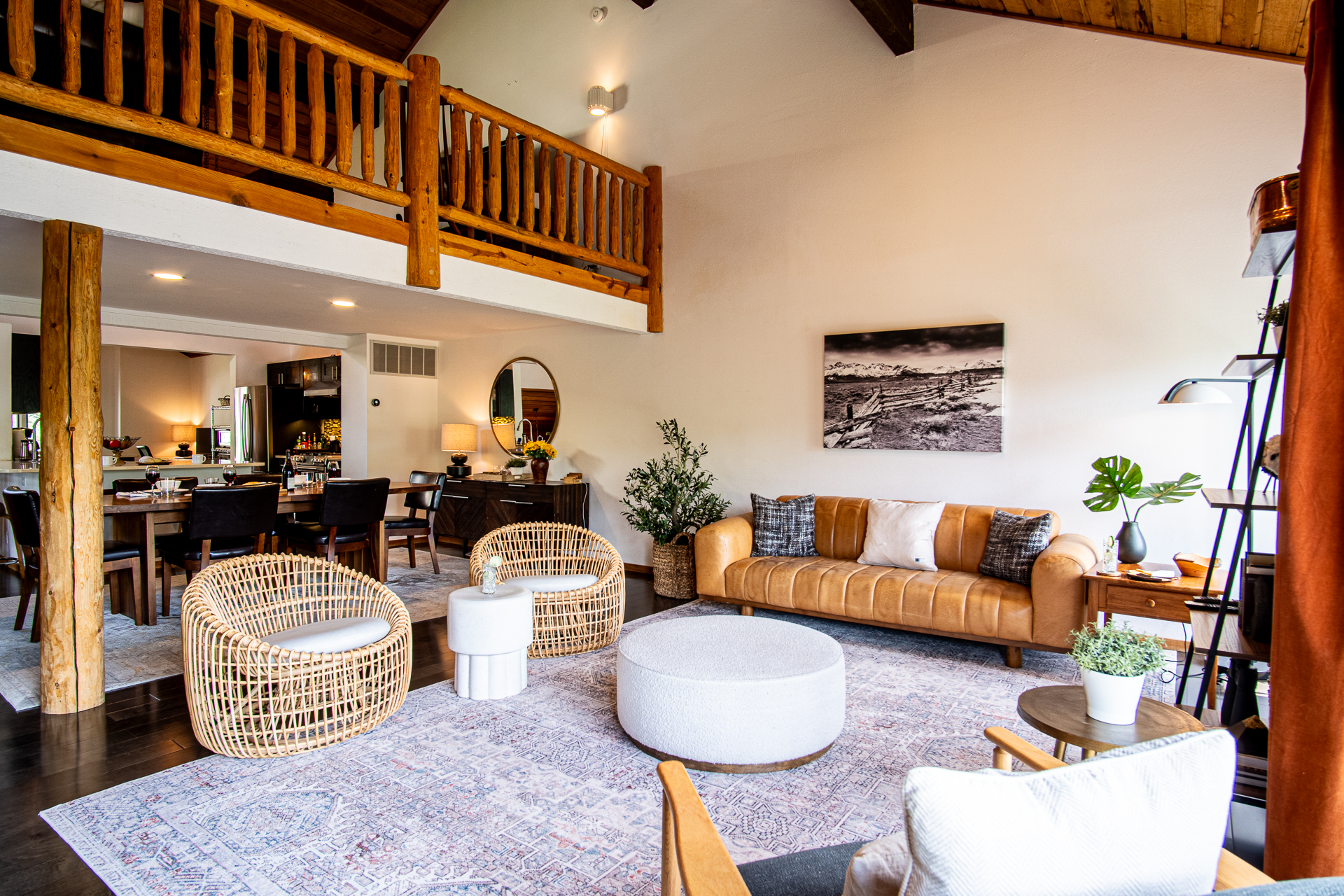 Panoramic Views! Designer`s Condo on Golf Course w/Resort Amenities