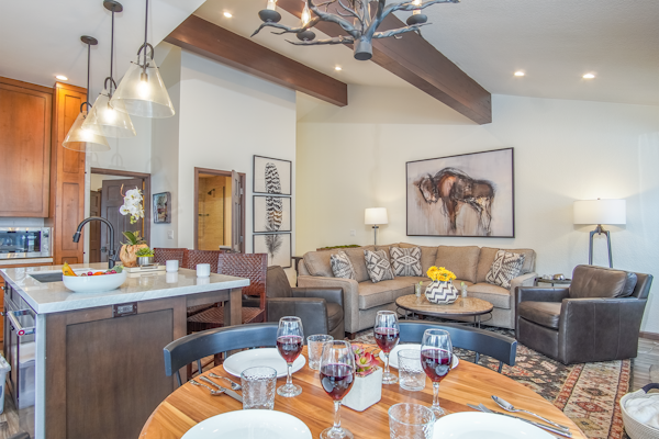 Skiway Chalet - Next to Warm Springs Lifts - Close to Natural Hot Springs