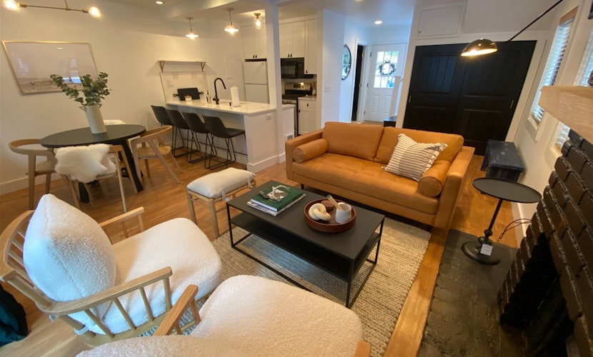 Andora Villa #123 Newly Remodeled 2 BR / 2Bath, Centrally Located, Close to Town Center