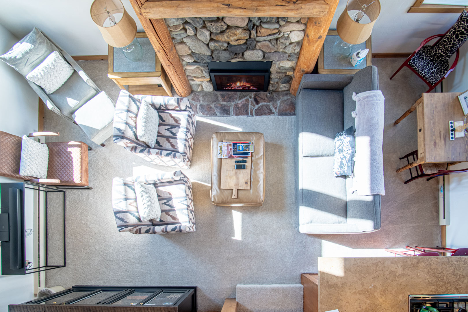 Warm Springs Condo - pool, hot tub, walk to ski lifts!