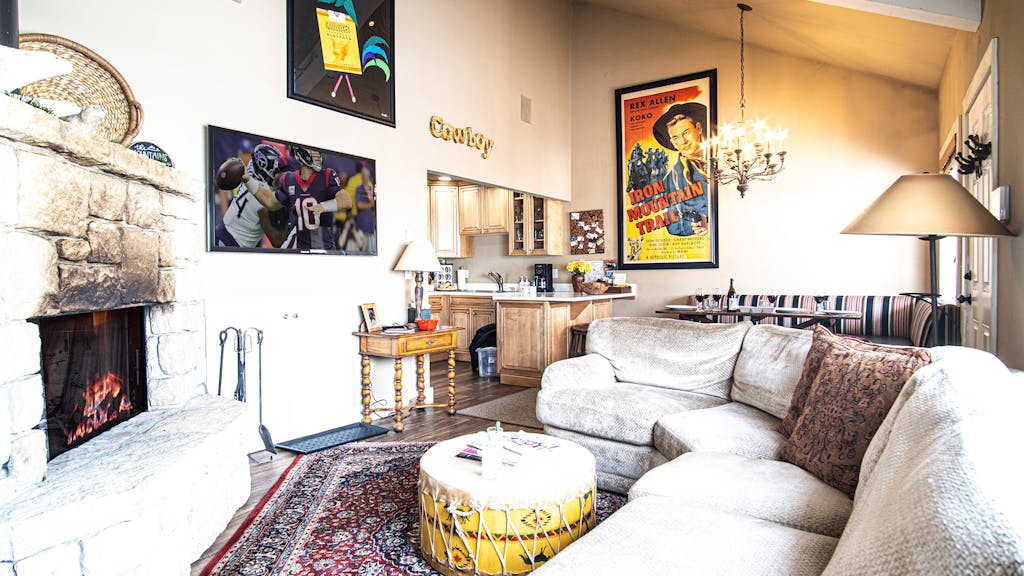 3BD Downtown Ketchum Ski Condo - Near Ski Lifts