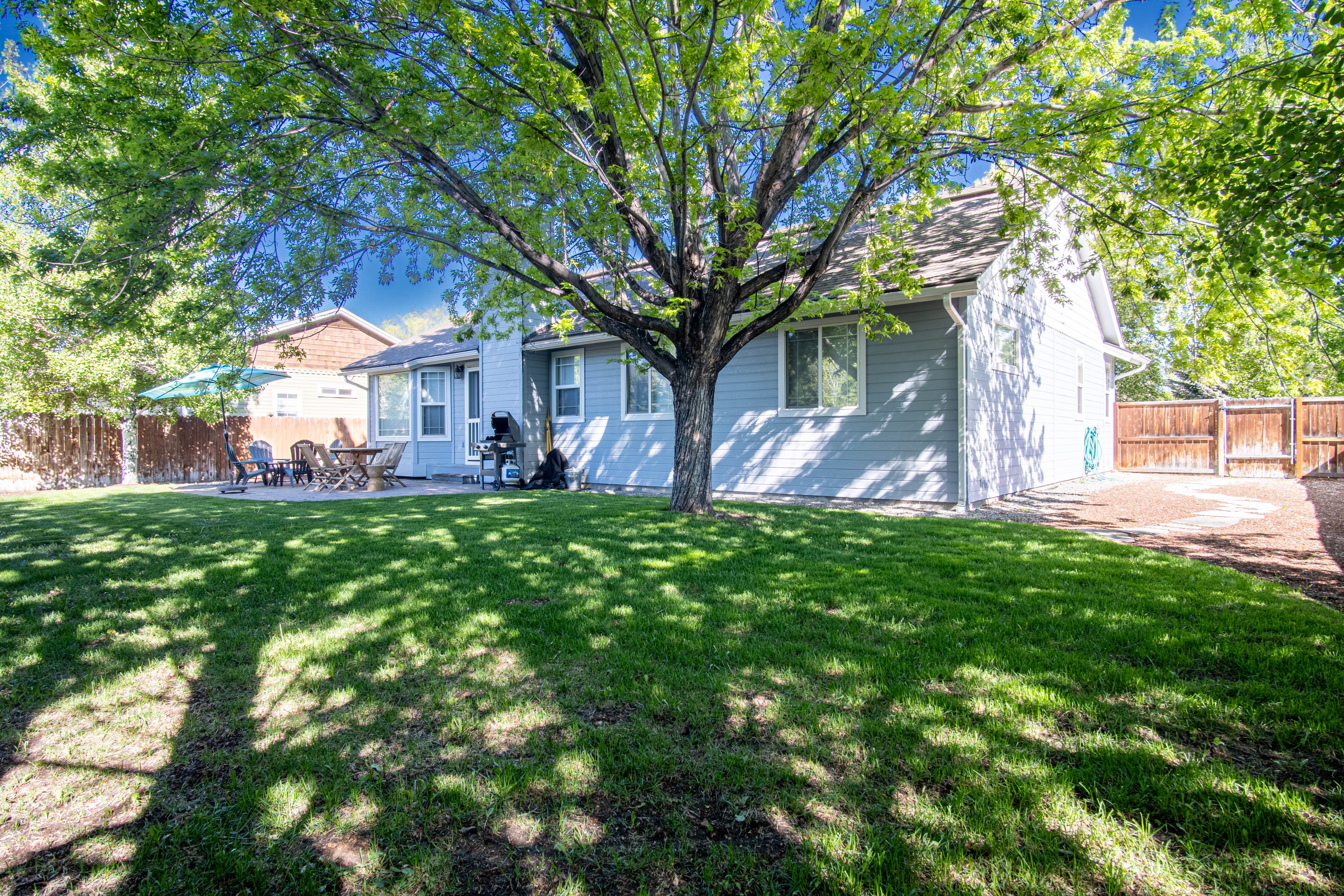 In the Heart of Hailey; PRIVATE PET-FRIENDLY 3 bedroom home with garage