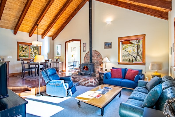 Creekside on Quigley - 3BD Private Home on trails + Hot Tub