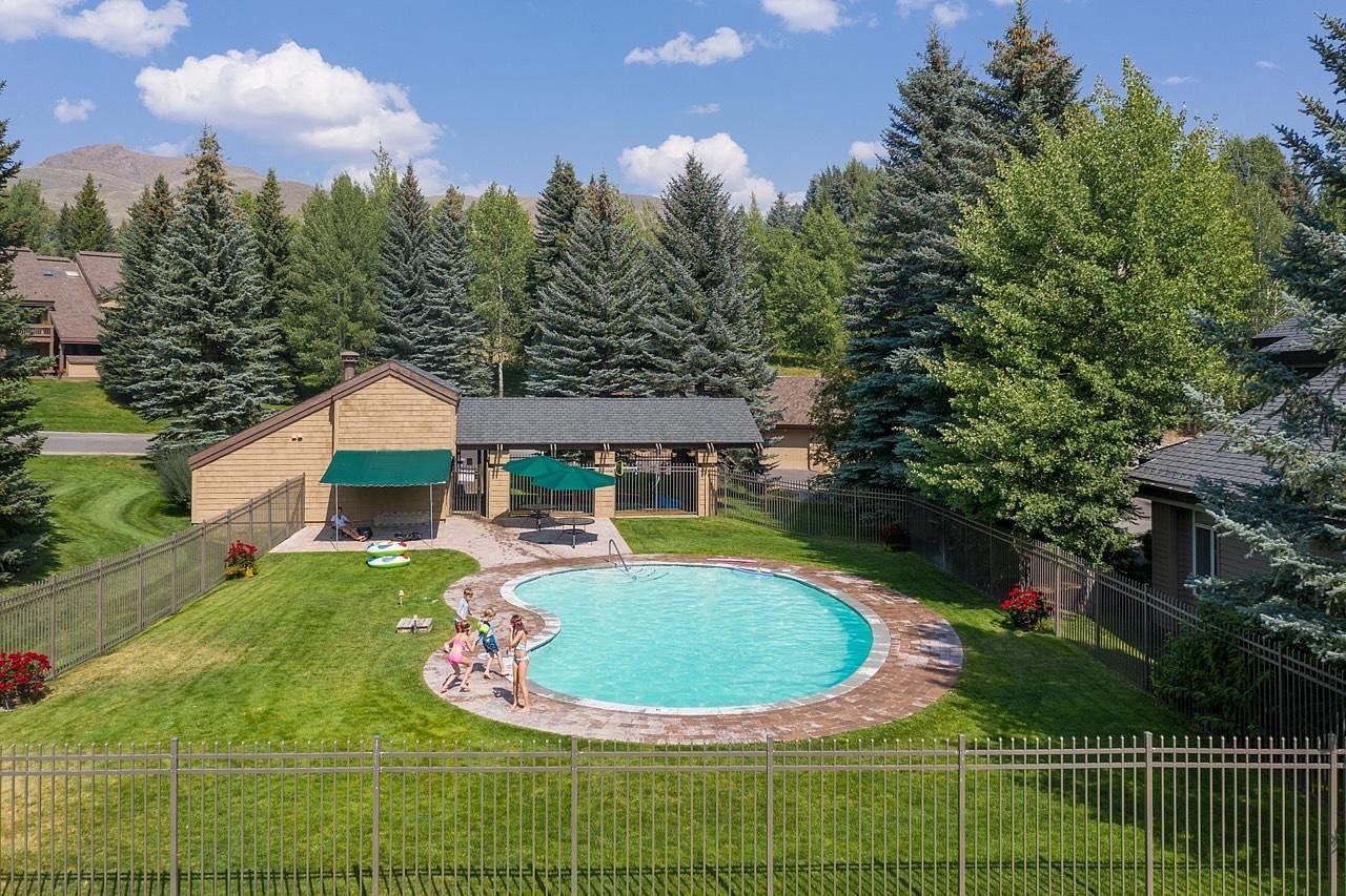 2BD Fairway Nine Golf Condo + FREE Resort Amenities