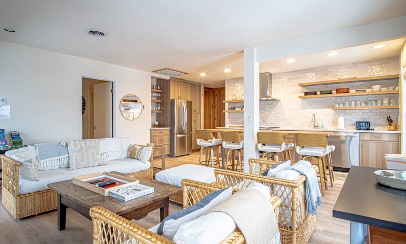 Sawtooth Ski Condo - Hot Tub + Walk to Ski Slopes!