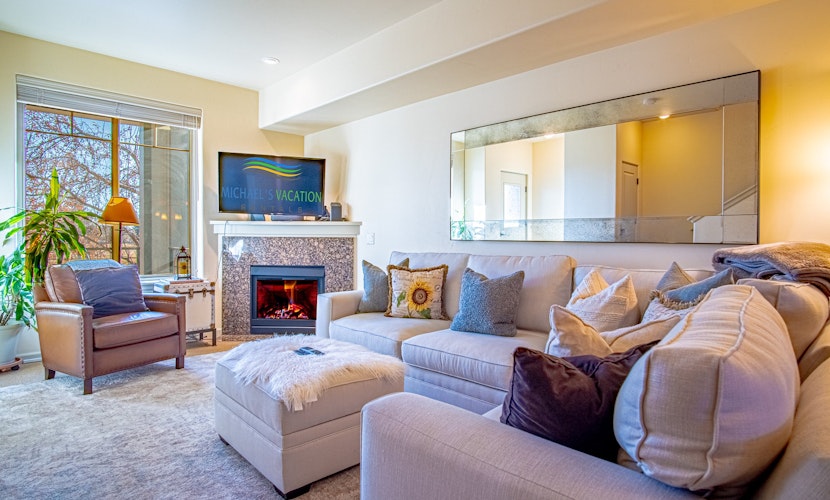 2BD Sweetwater Condo - Community Park, Pool + Hot Tub