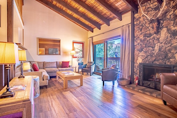 Snow Creek 1541 - Ski-in/Ski-out + Pool & Hot Tub