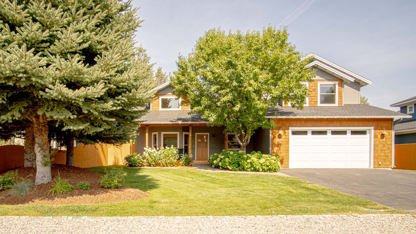 Cranbrook Cottage - Family Home + Hot Tub + Pool Table