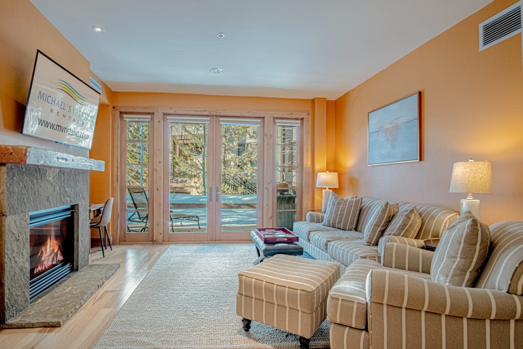 Elkhorn Springs Sanctuary - Pool/Hot Tub/Underground Parking