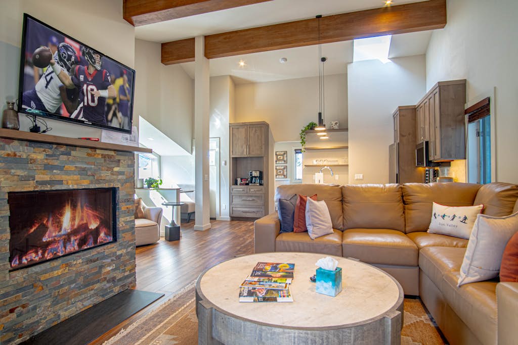 Stonehenge Condo - Nr Ski Lifts & Downtown!