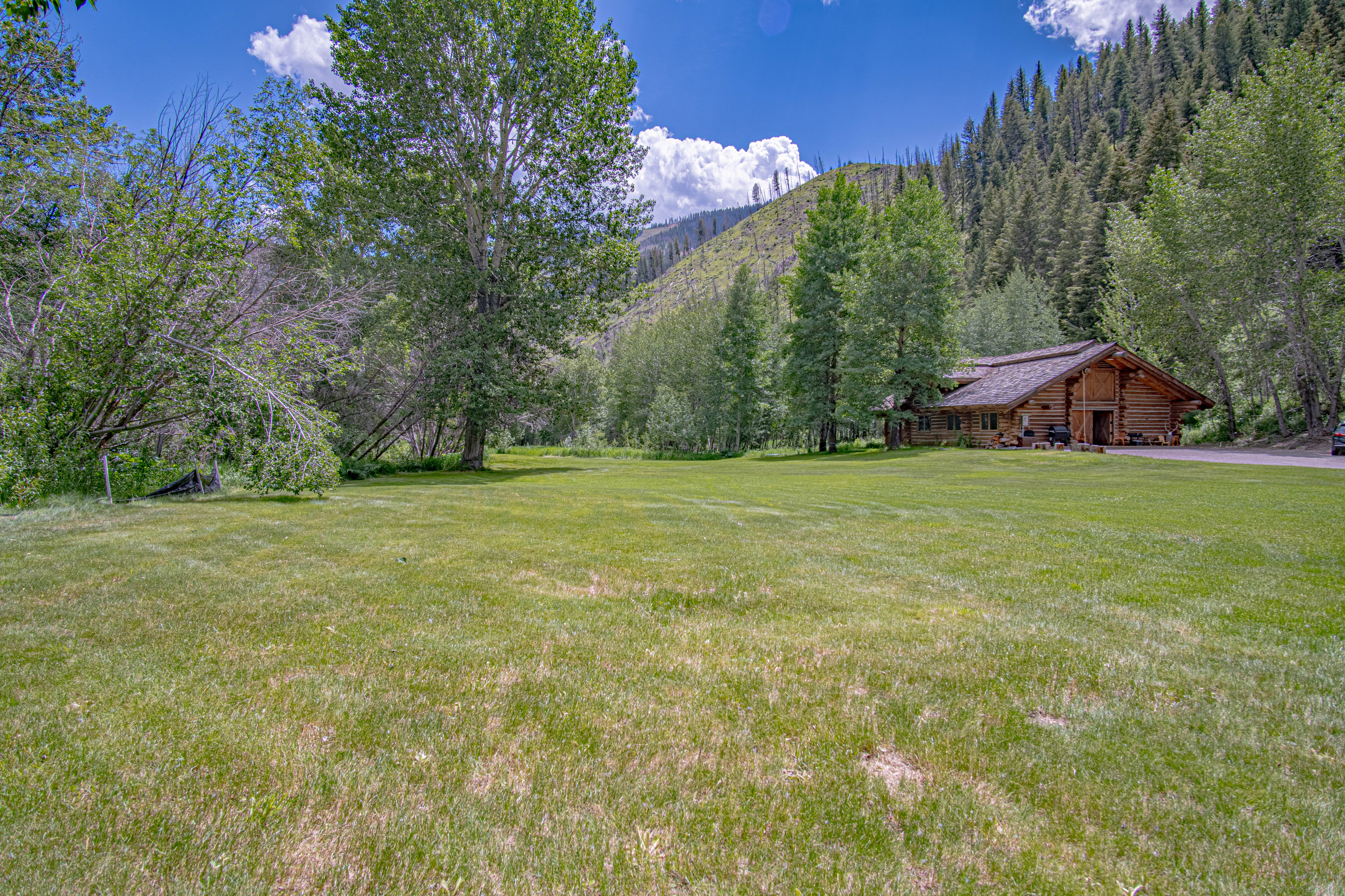 The Barn on Warm Springs Creek - 9 Riverfront Acres