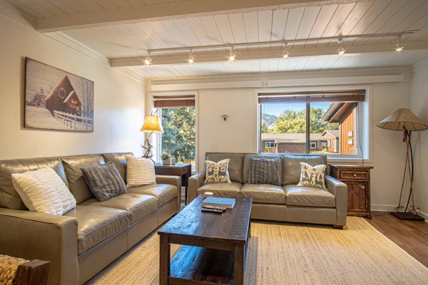 Atelier Alpine - Modern 2BD Condo w/Baldy Views + Resort Amenities