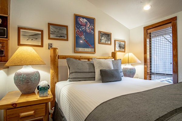 Snow Run Haven Warm Springs - Walk to SV Ski Lifts