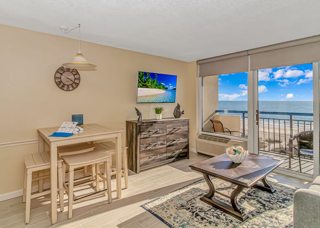 Fully Renovated!  Direct Oceanfront 1-bedroom condo - Sleeps 8!