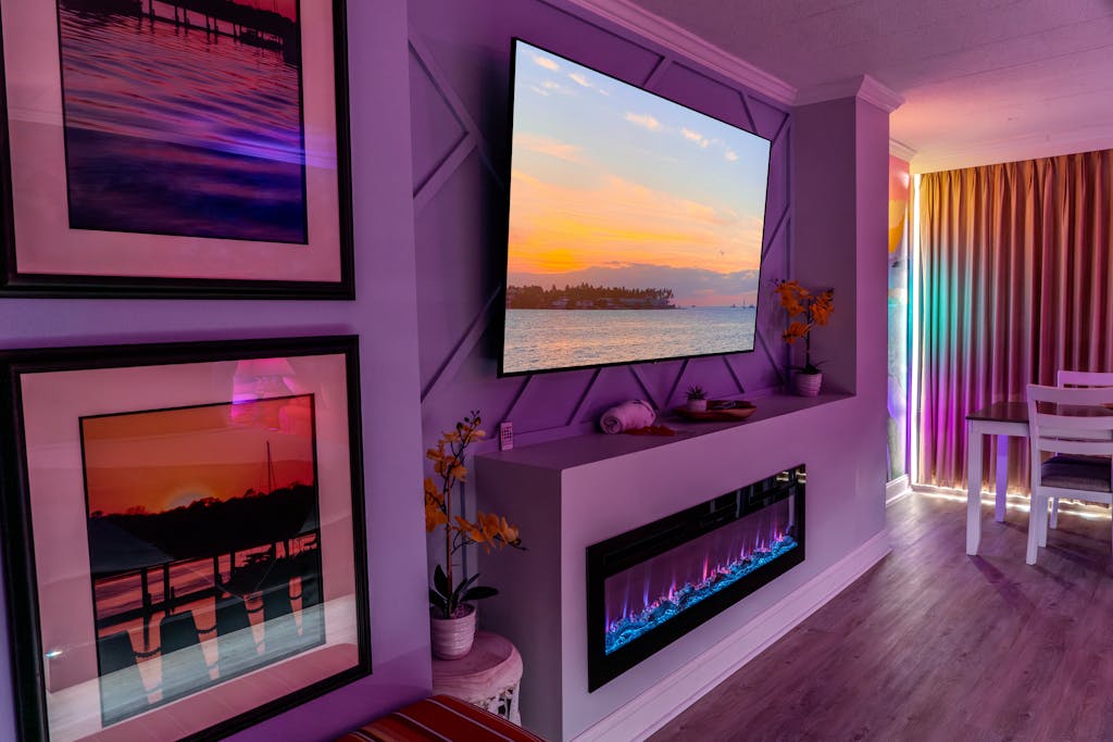 Stunning Oceanfront Queen Suite- LED lighting and more! Caravelle 221