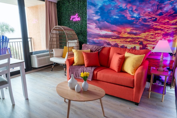 Stunning Oceanfront Queen Suite- LED lighting and more! Caravelle 221