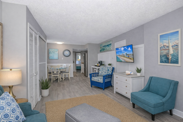 Renovated 1 BR Ocean View Suite~Caravelle 626