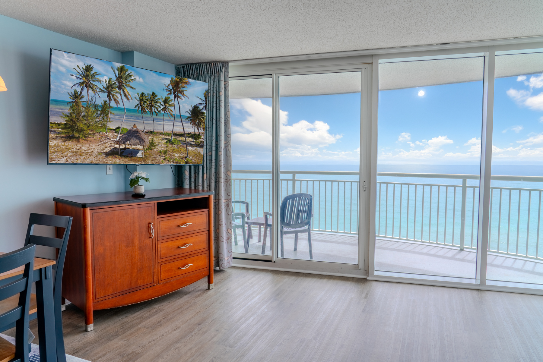 Immaculate Oceanfront 2 BR Suite-Sandy Beach 1612-Breathtaking Views