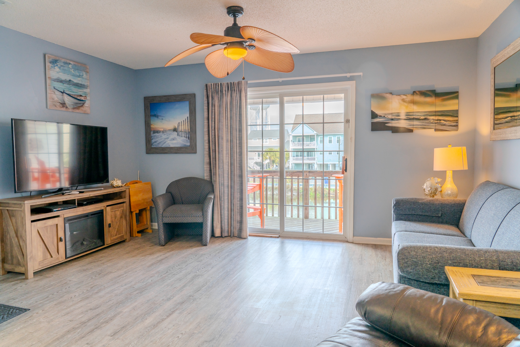 Private Deck Overlooking the Pond! Sea Pond Villas Unit 3