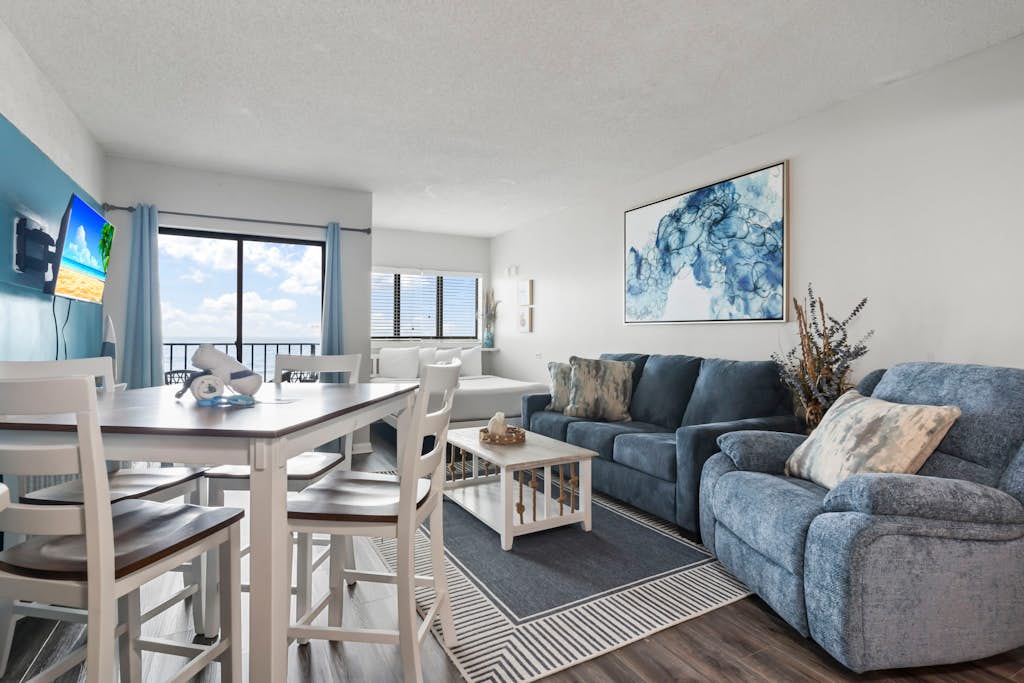 Freshly Renovated Oceanfront Studio! Palace Resort 202