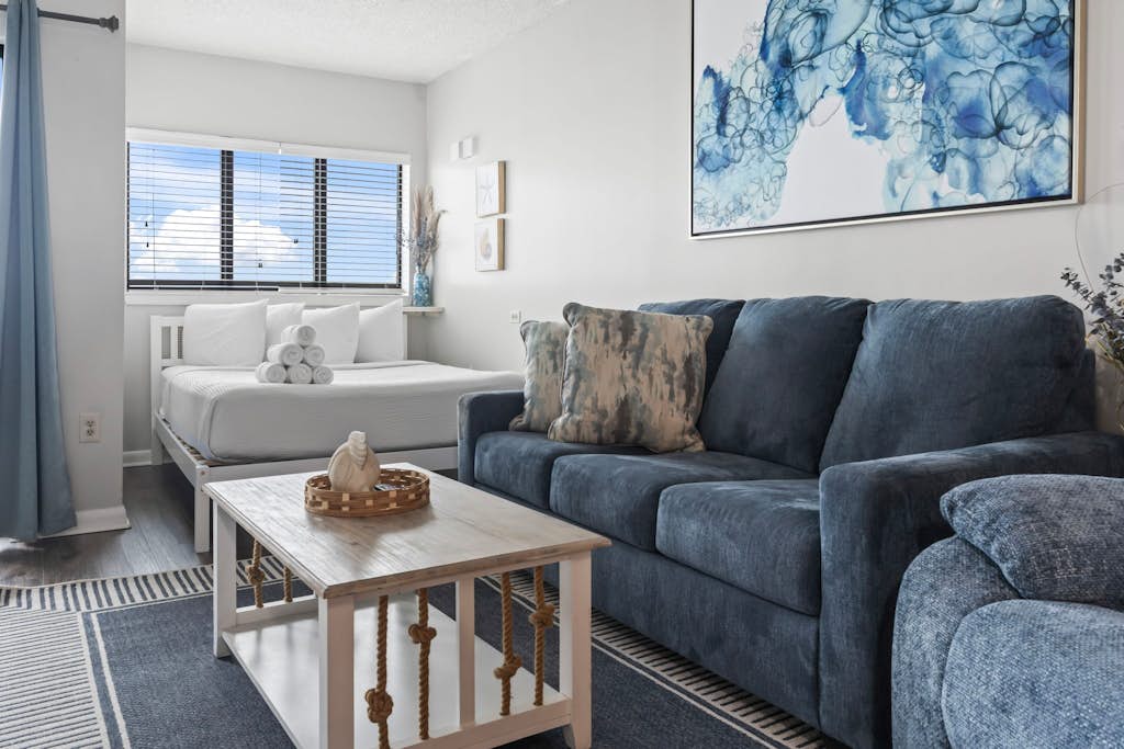 Freshly Renovated Oceanfront Studio! Palace Resort 202