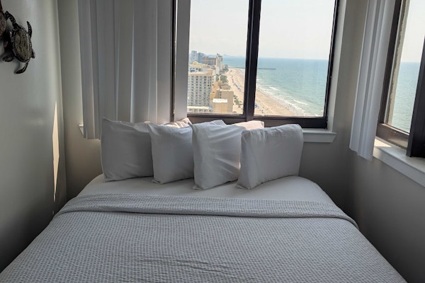 The Palace 2206 ocean view condo