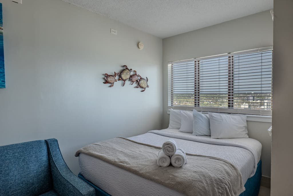 The Palace 2206 ocean view condo