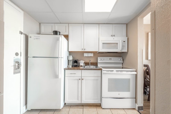 Oversized Balcony-Ocean Front Studio at Caravelle! 513