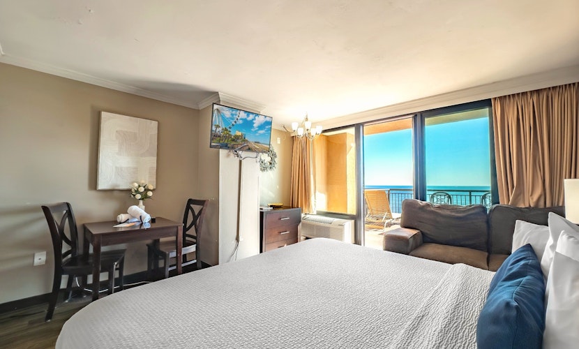 Oversized Balcony-Ocean Front Studio at Caravelle! 513