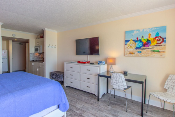 Modern and Fun Oceanfront Studio-Sand Dunes 2333