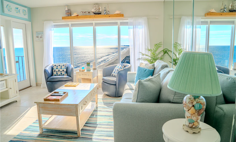 Modern & Updated Condo~Palace 1909