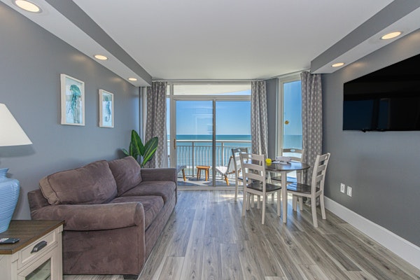 Recently Renovated Oceanfront One Bedroom Suite-Atlantica 803