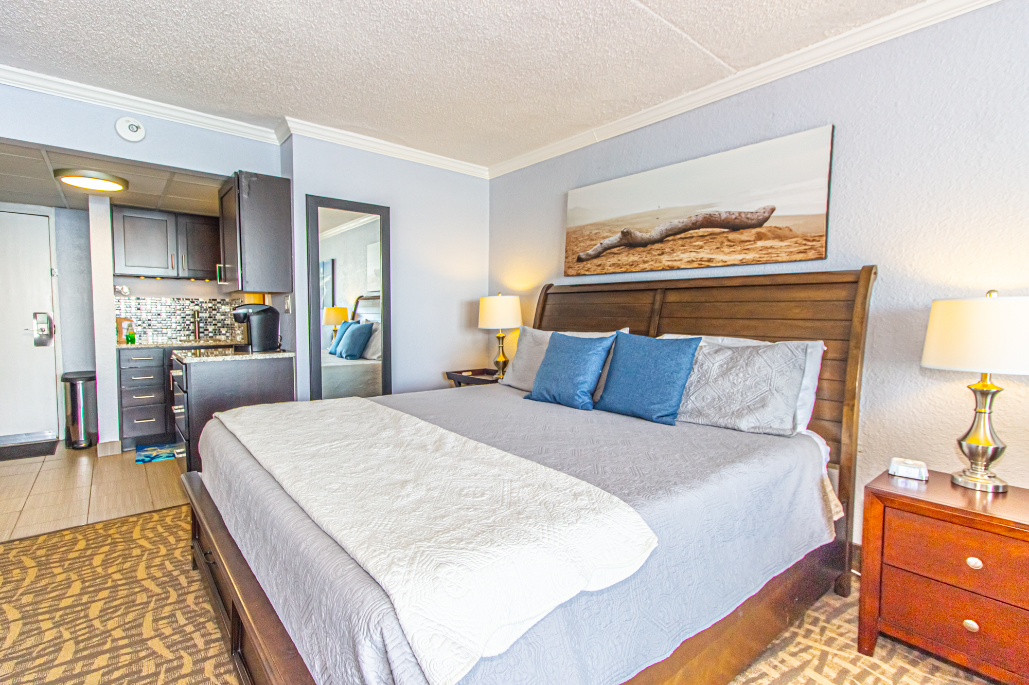 Modern Oceanfront King Suite Sand Dunes 2834