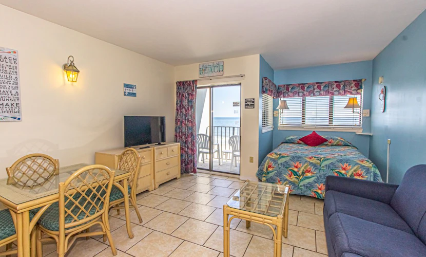 Direct Ocean Front Studio with Endless Views Palace Resort 302