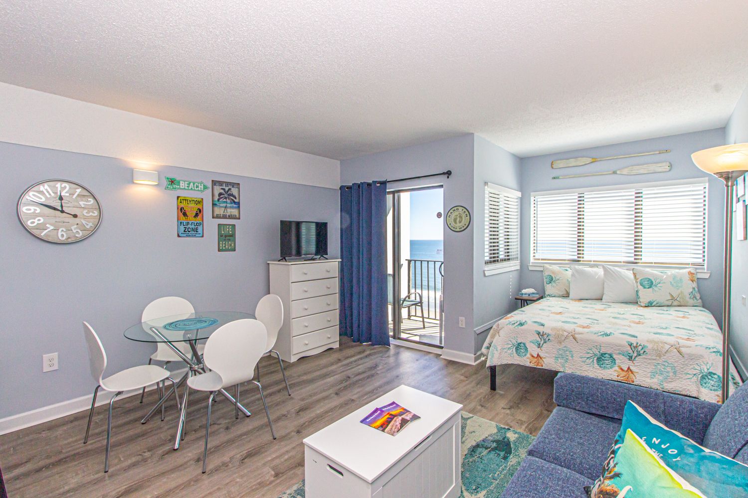 Fully Updated Direct Ocean Front Studio with Panoramic Views Palace Resort 602