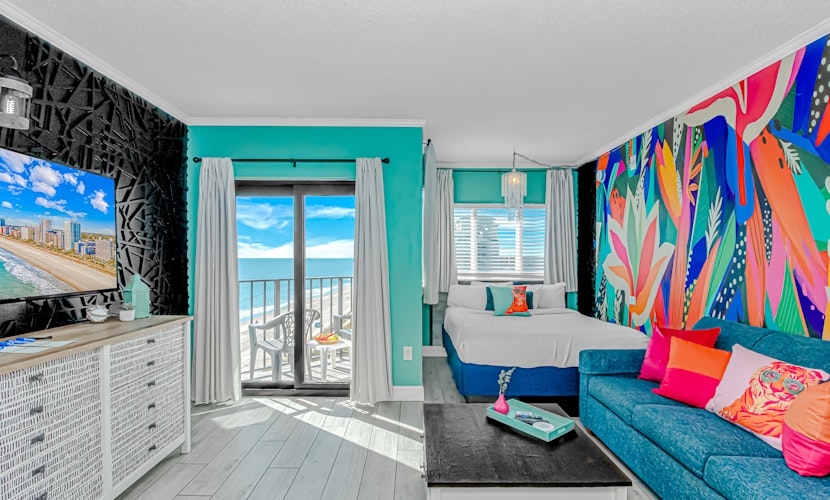 Modern & Futuristic Updated Oceanfront Escape! Palace 1005