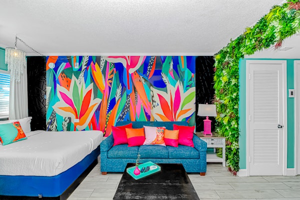 Modern & Futuristic Updated Oceanfront Escape! Palace 1005