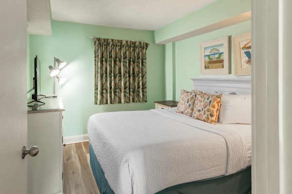 2 Story Direct Oceanfront Penthouse- Sandy Beach Resort 1116- Sleeps 6!