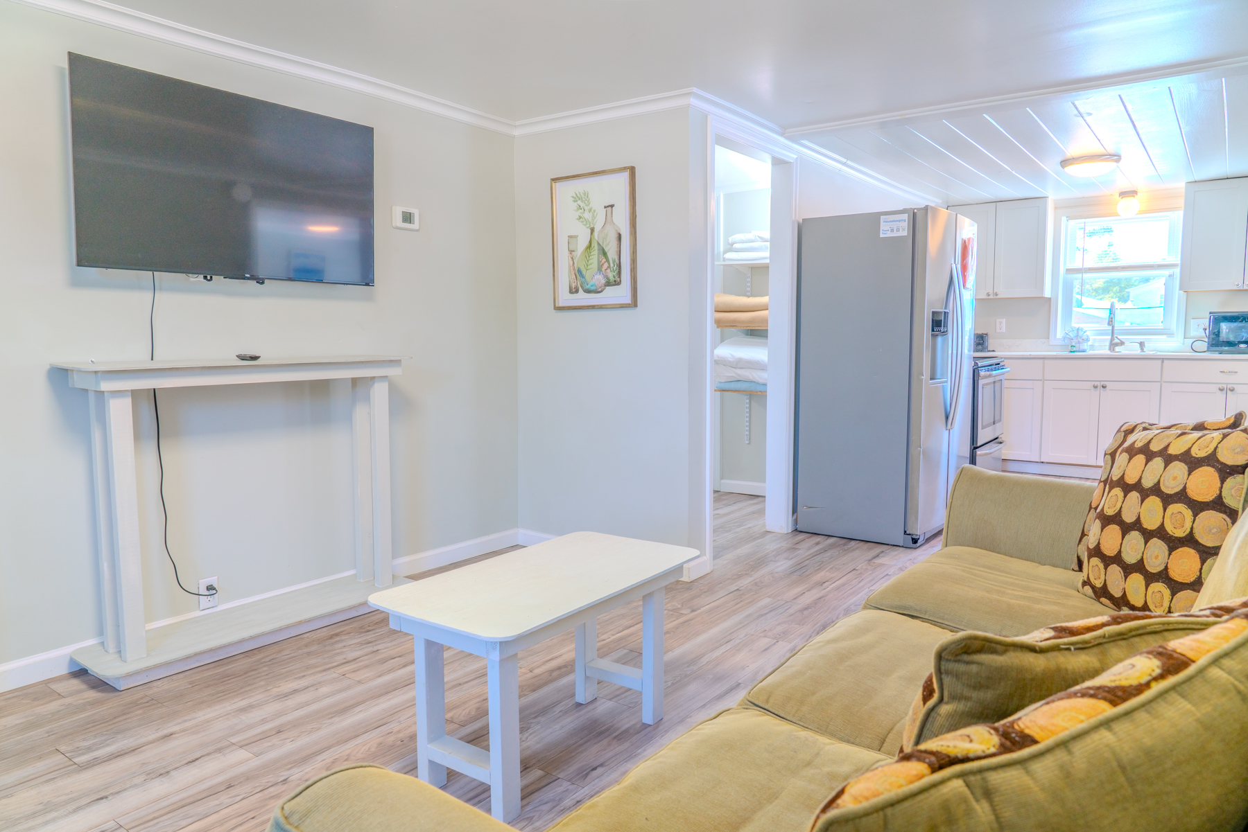 Immaculate Lower Level Apartment With Putting Green and Pool! Pet Friendly! 3 Bedroom- 2 Bath Unit A