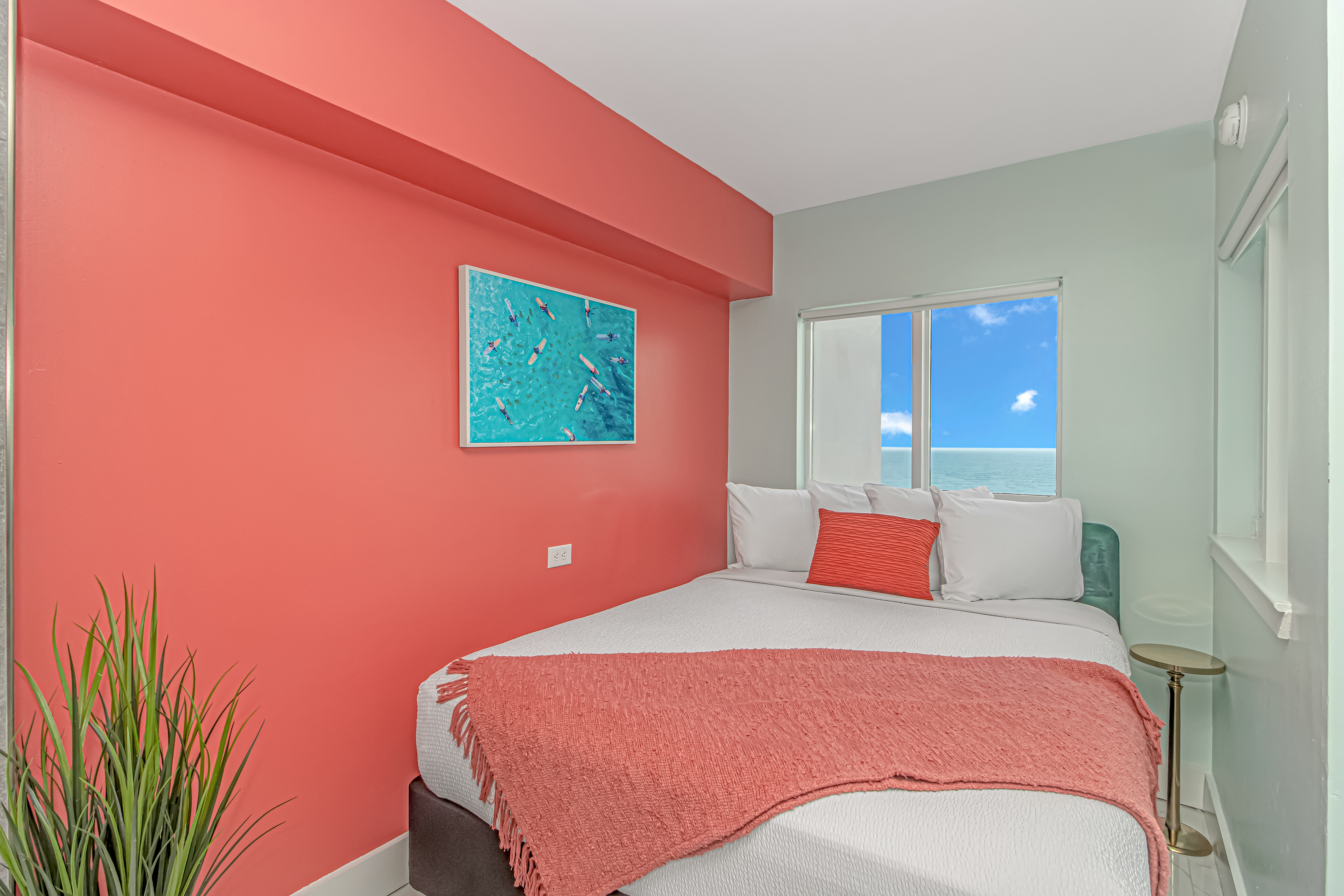 Luxurious Oceanfront Queen Suite - Fully Renovated! Palace Resort 1203