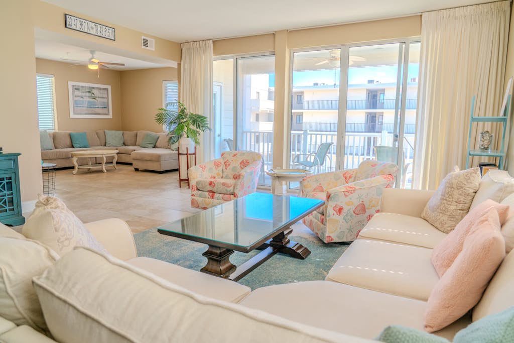 Stunning Ocean Breeze Luxury Villas 4D-Across The Street From The Ocean!  Sleeps 10 guests!