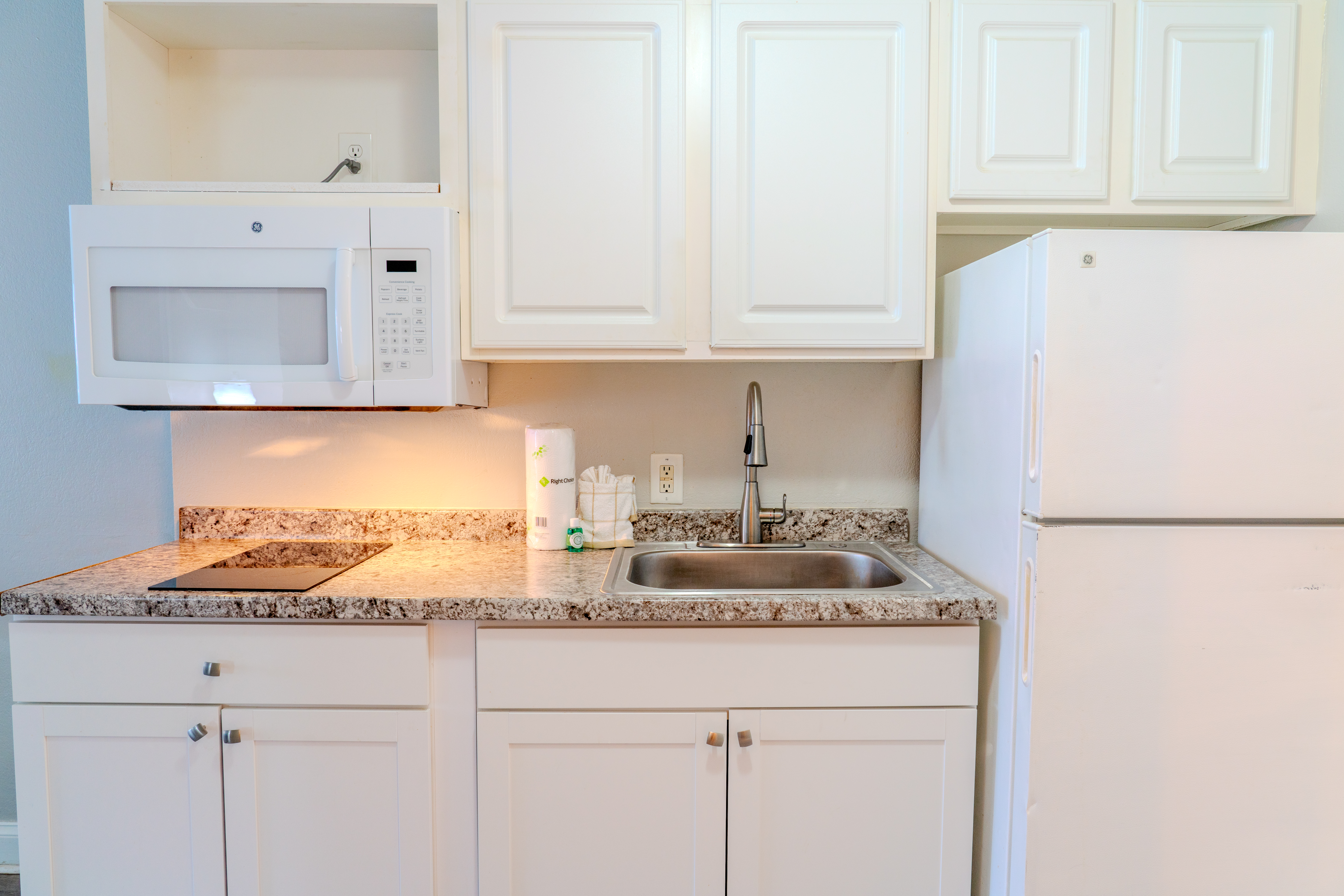 Ocean View King Suite!  Perfect for 2-4 Guests!  Sea Mist 50704